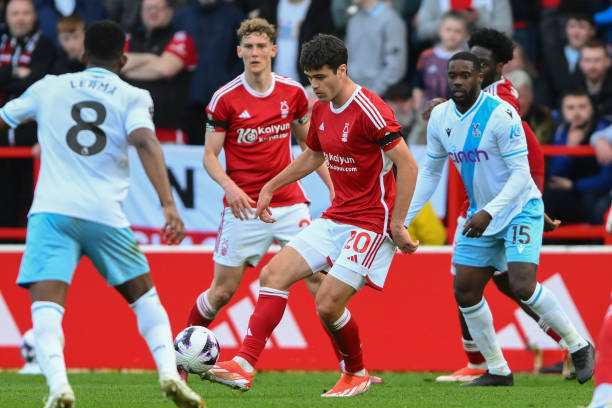 效力于阿联 效力于阿联