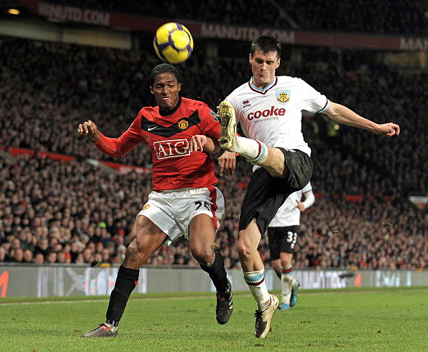 占据着举足 占据着举足